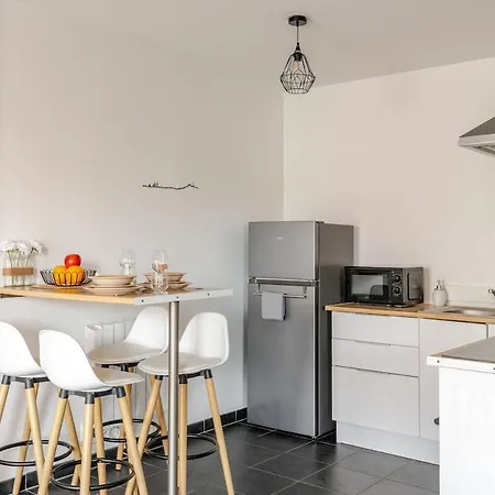 Cosy T2-tram-balcon-parking Lyon *