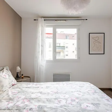 Appartement Cosy T2-tram-balcon-parking Lyon Vénissieux